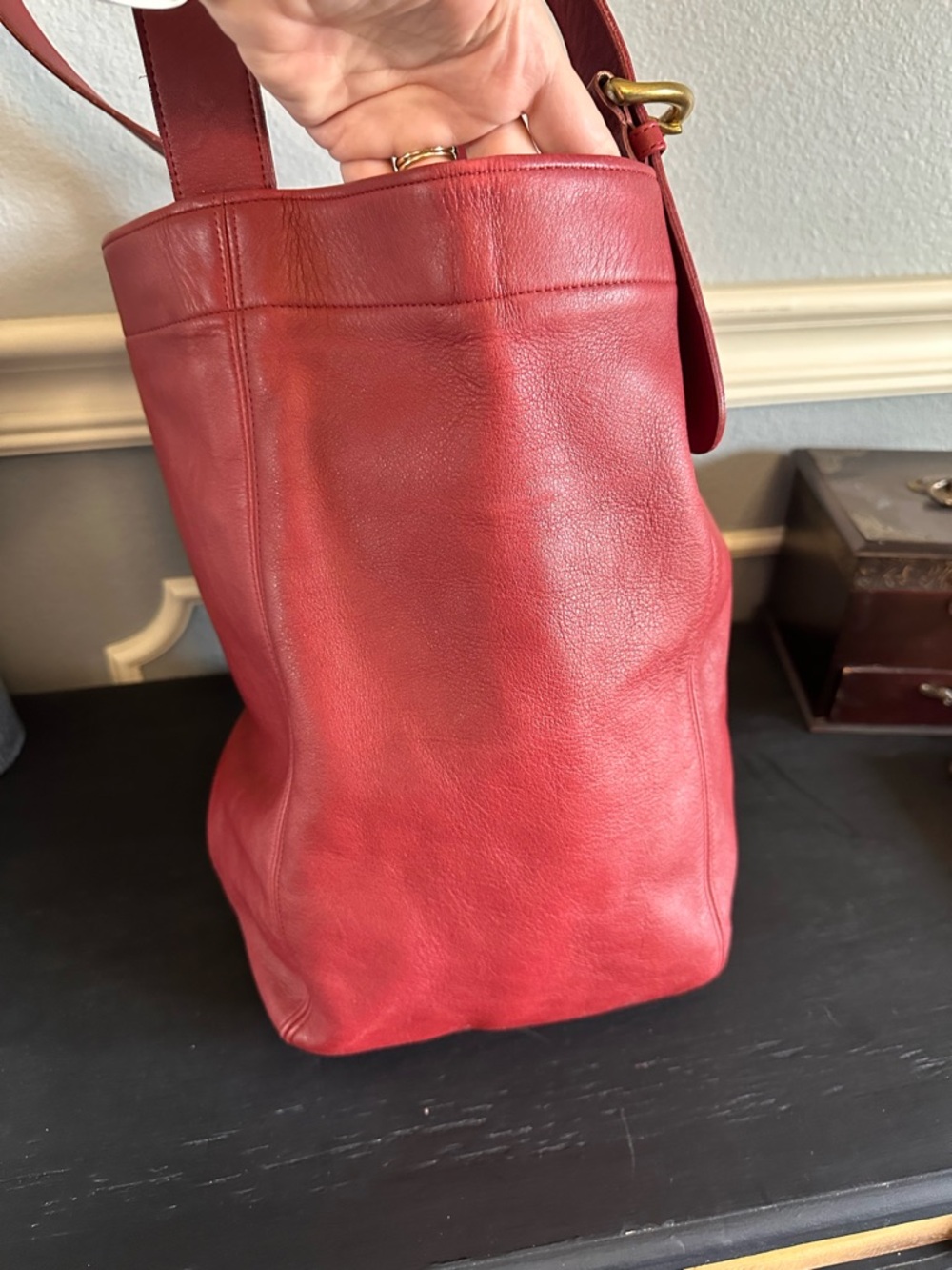 Coach Vintage Red All Leather Large Duffle #4082 with goldtone hardware - Picture 4 of 13